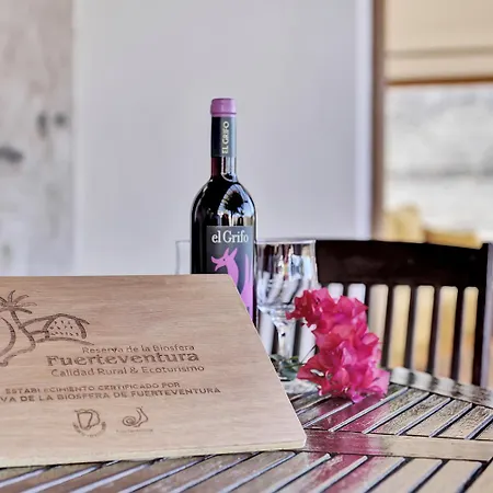 Casa Pilar, Aurora Y Tarabilla En Ecologica Teguitar