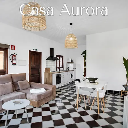 Casa Pilar, Aurora Y Tarabilla En Ecológica Casa rural Teguitar